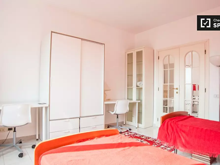 Immagine 3 di Camera condivisa in affitto  in Via Pietro Romano, 00169 Roma RM, Italy a Roma