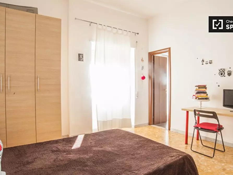 Immagine 3 di Camera condivisa in affitto  in Piazza San Giovanni Bosco a Roma