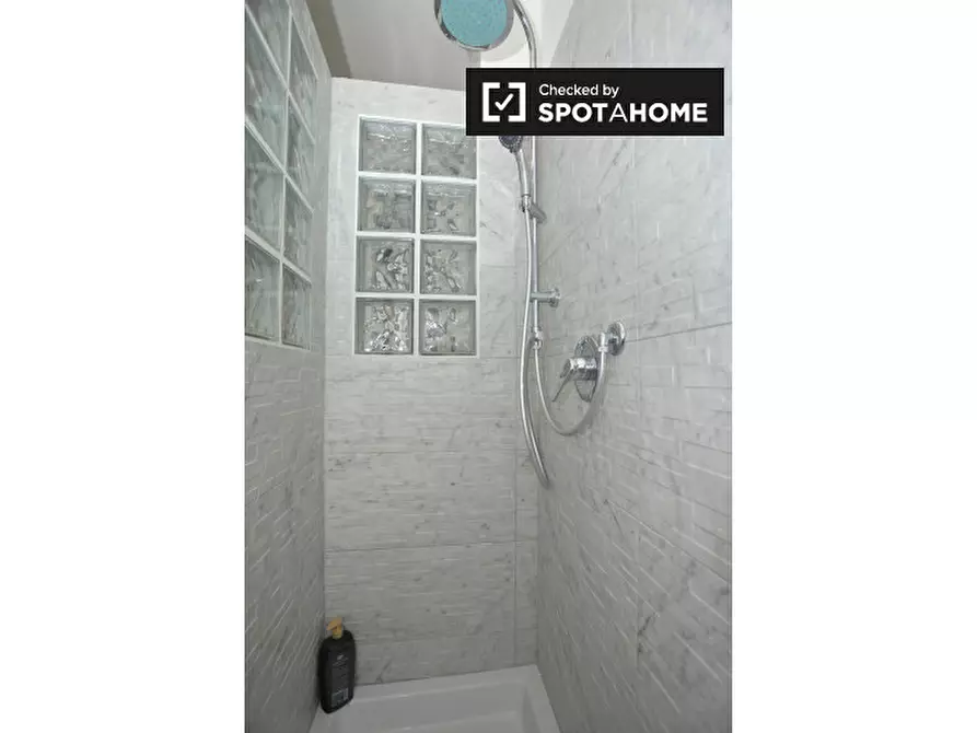 Immagine 7 di Appartamento in affitto  in Via Servigliano a Roma