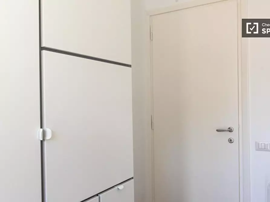 Immagine 4 di Camera condivisa in affitto  in Via Arezzo a Roma