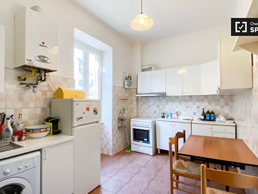 Immagine 9 di Camera condivisa in affitto  in Via Massaciuccoli a Roma