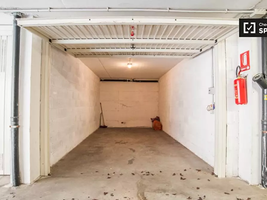 Immagine 17 di Camera condivisa in affitto  in Via Achille Capizzano a Roma