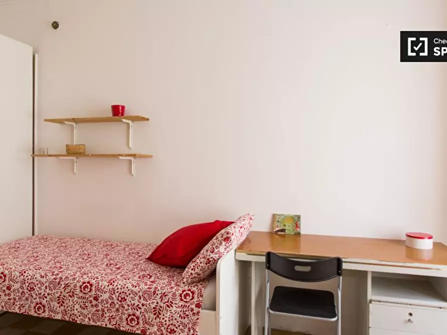 Immagine 5 di Camera condivisa in affitto  in Piazzale Susa a Milano