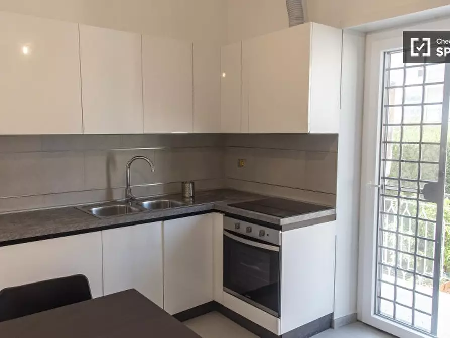 Immagine 4 di Camera condivisa in affitto  in Via del Casale Sansoni a Roma