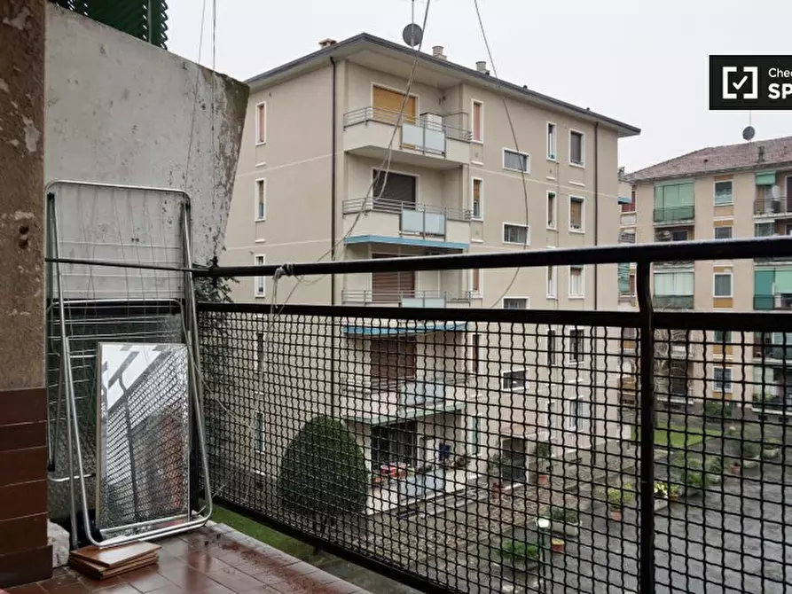 Immagine 5 di Camera condivisa in affitto  in Via Orbetello a Milano