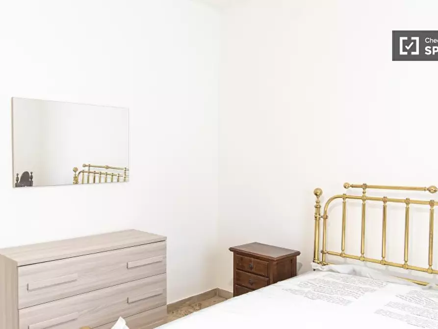 Immagine 2 di Camera condivisa in affitto  in Via del Fosso del Torrino a Roma