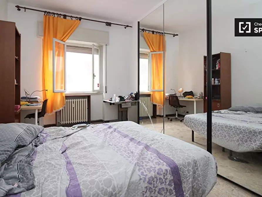 Immagine 3 di Camera condivisa in affitto  in Via Isimbardi a Milano