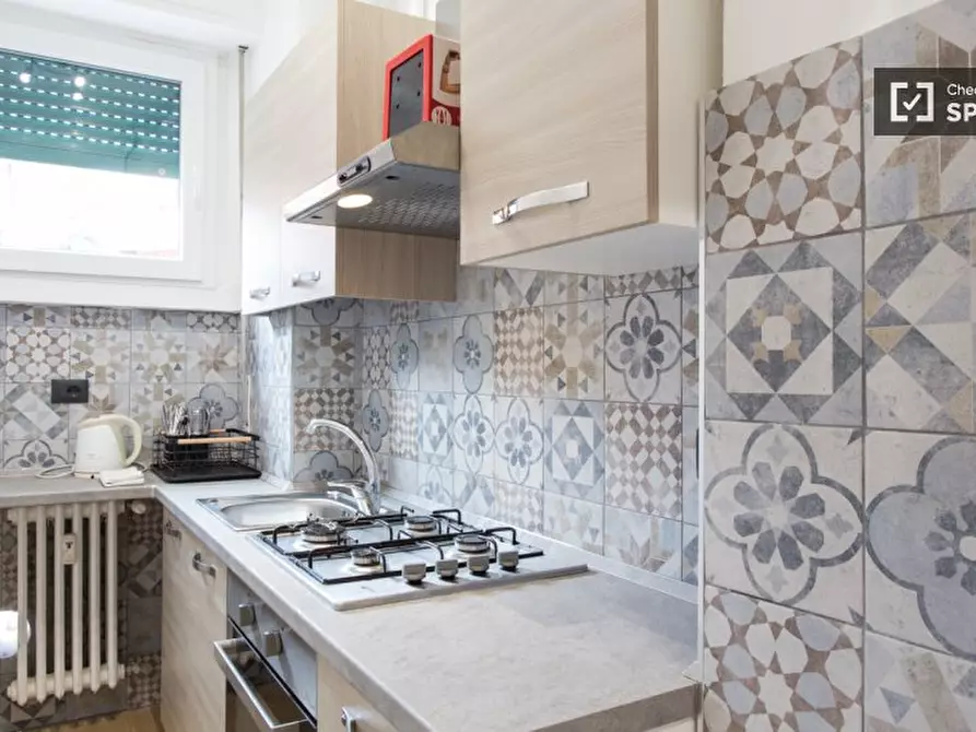 Immagine 5 di Camera condivisa in affitto  in Via Lorenteggio a Milano