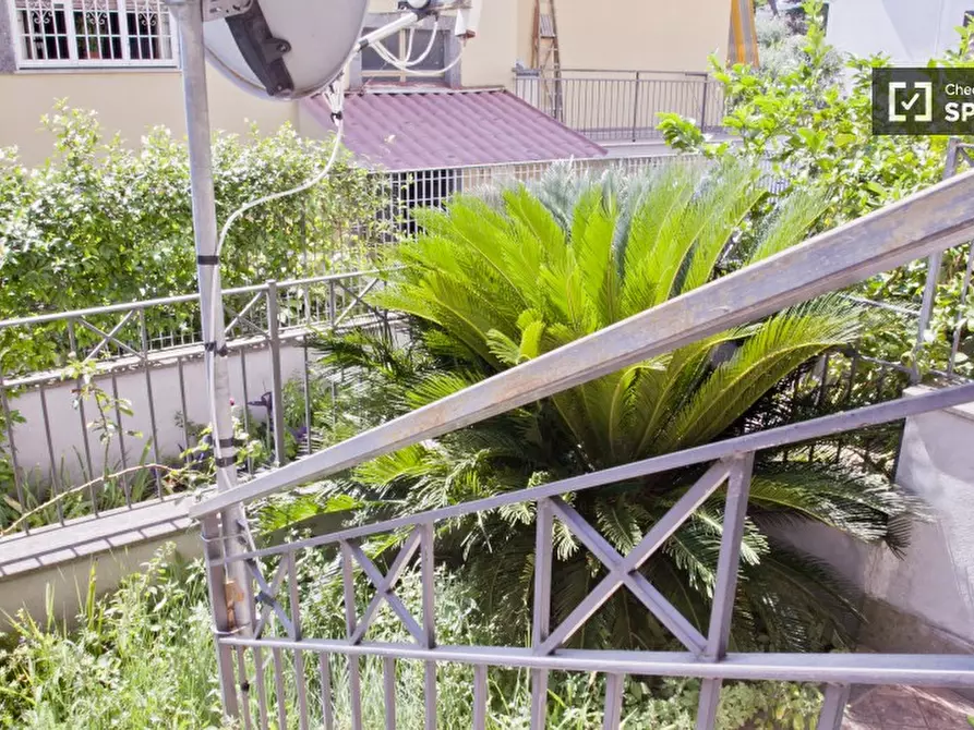 Immagine 9 di Camera condivisa in affitto  in Via Augusto Casciani a Roma