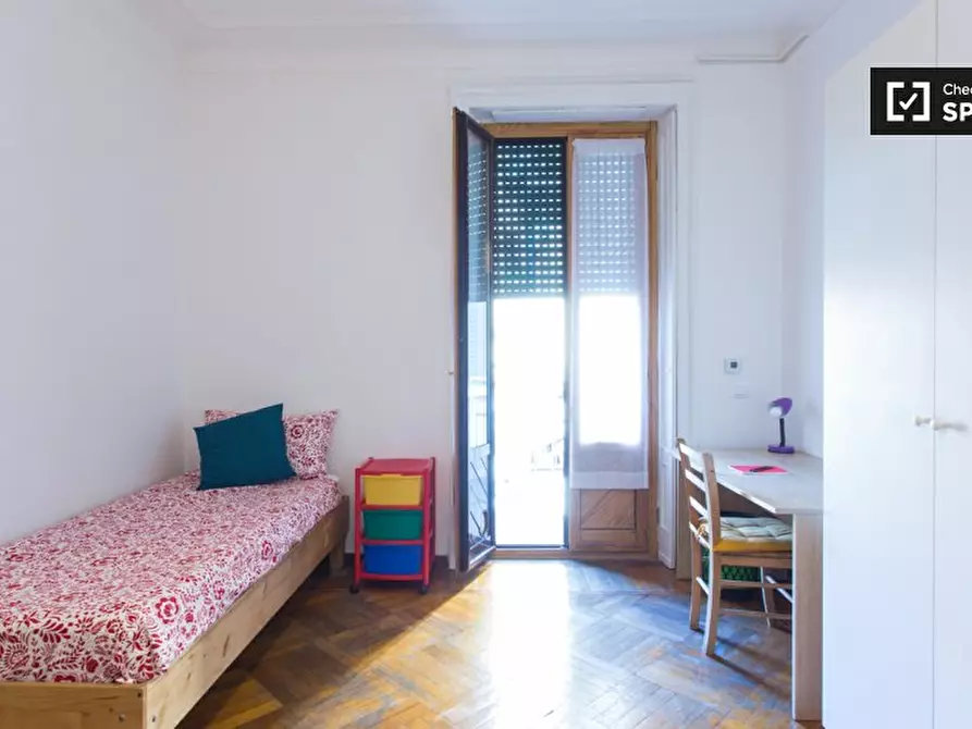 Immagine 2 di Camera condivisa in affitto  in Viale Campania a Milano