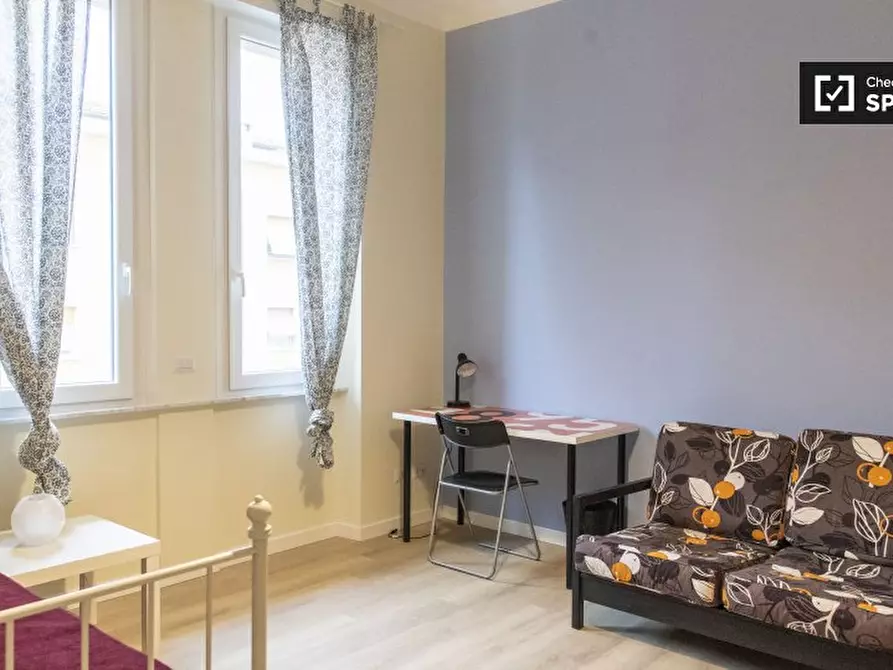 Immagine 2 di Camera condivisa in affitto  in Via Fara Sabina a Roma