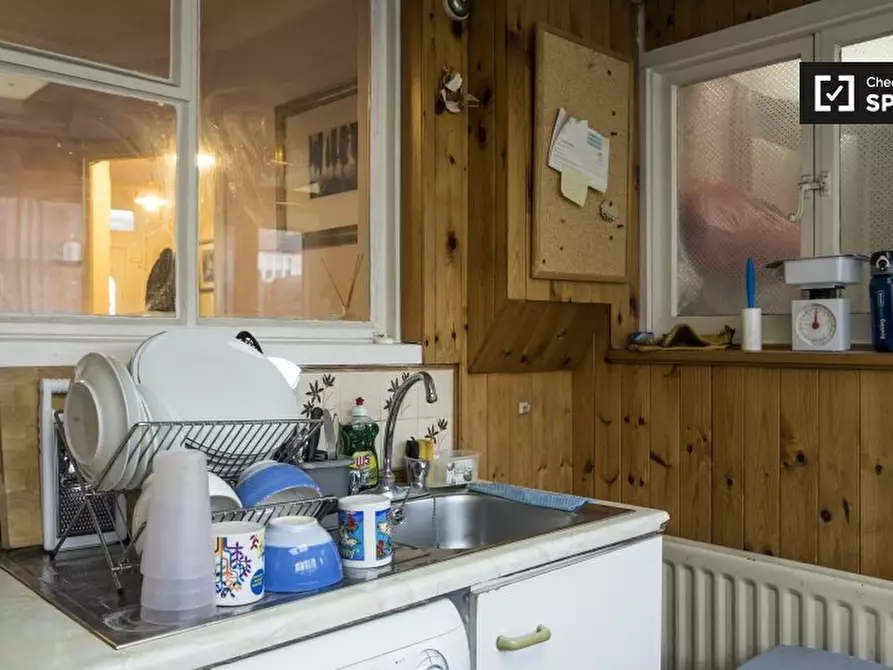 Immagine 14 di Camera condivisa in affitto  in Rochford Way a Croydon