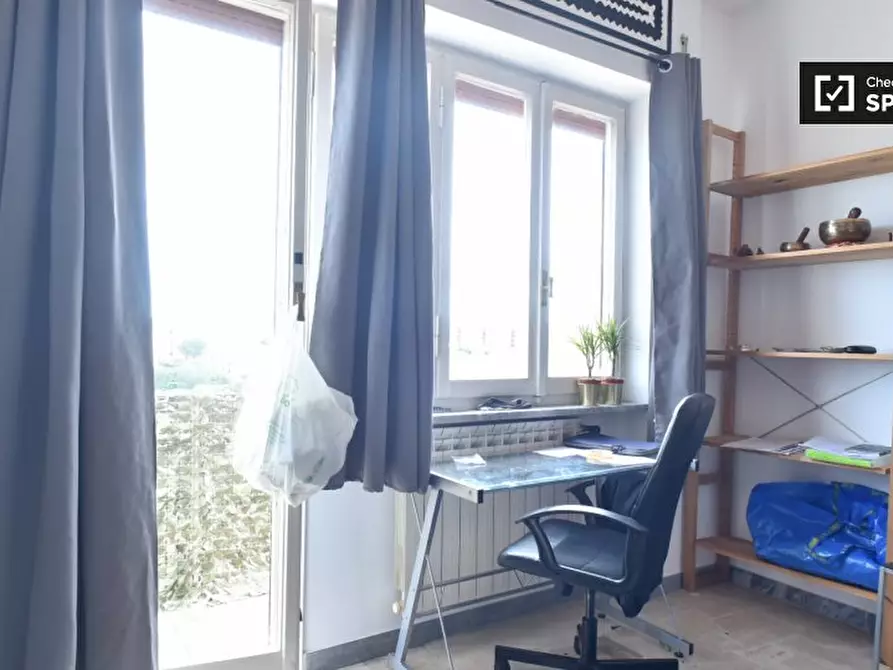Immagine 3 di Camera condivisa in affitto  in Via Bernardo Minozzi a Roma