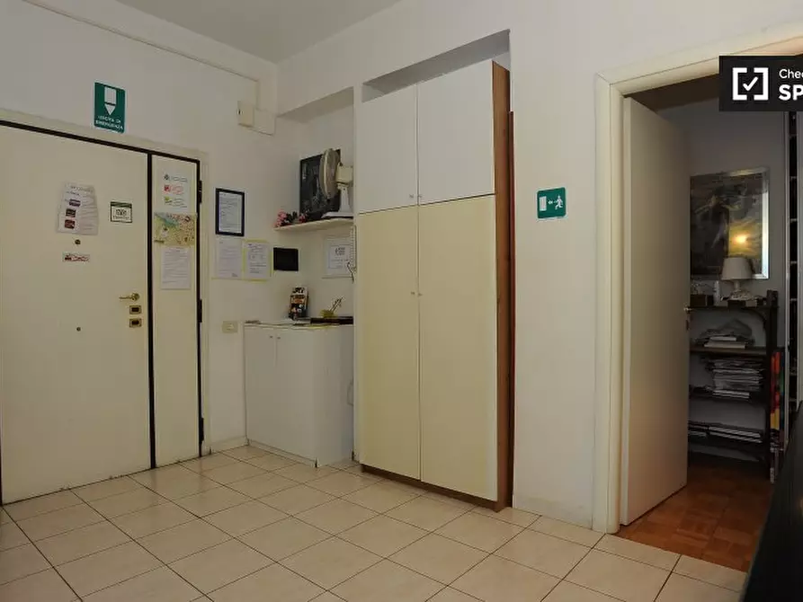 Immagine 5 di Camera condivisa in affitto  in Viale dell'Arte, 00144 Roma RM, Italy a Roma