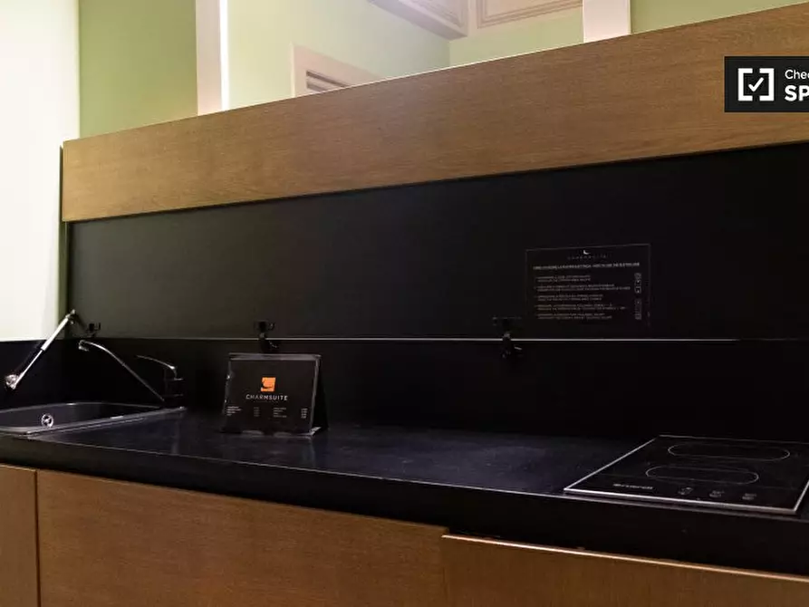 Immagine 3 di Appartamento in affitto  in Via del Banco di Santo Spirito a Roma