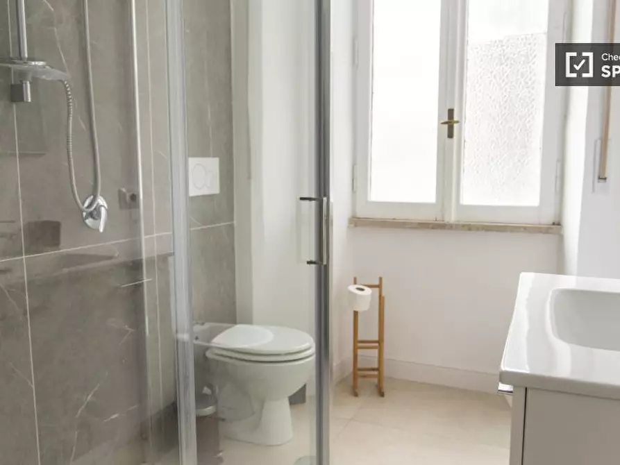 Immagine 6 di Camera condivisa in affitto  in Viale delle Medaglie d'Oro a Roma