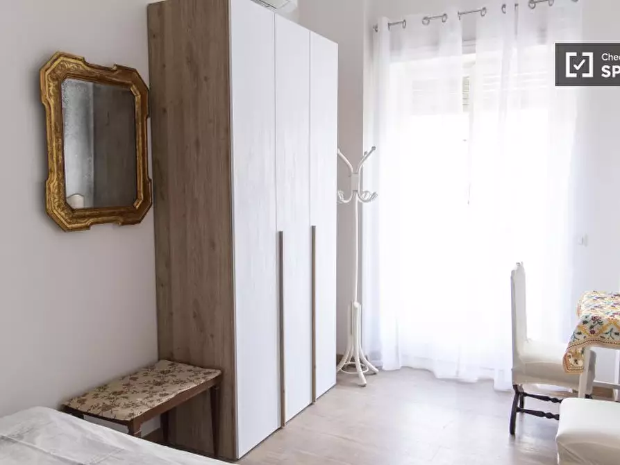 Immagine 3 di Camera condivisa in affitto  in Via Ottorino Lazzarini a Roma