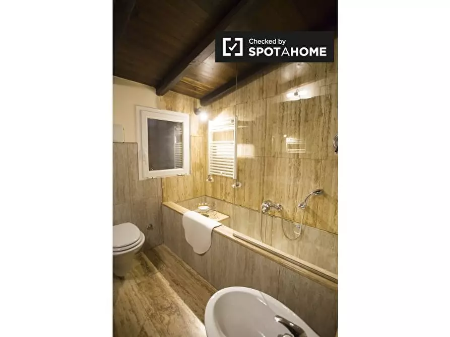 Immagine 9 di Appartamento in affitto  in Via Capo d'Africa, 00184 Roma RM, Italy a Roma