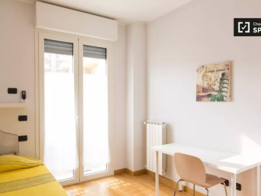 Immagine 2 di Camera condivisa in affitto  in Via Carlo Bertolazzi a Milano