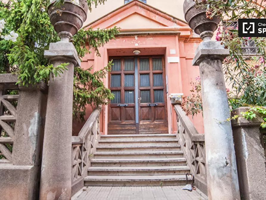 Immagine 12 di Camera condivisa in affitto  in Via Francesco Bolognesi a Roma