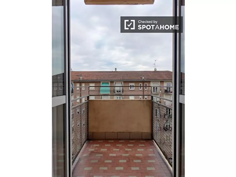 Immagine 4 di Camera condivisa in affitto  in Via Demonte a Milano