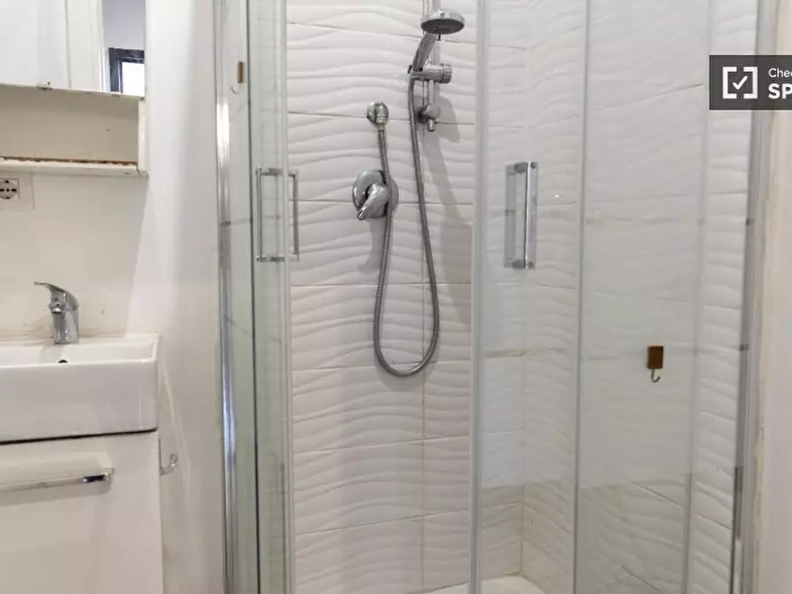 Immagine 6 di Ufficio in affitto  in Via Lardaria a Roma