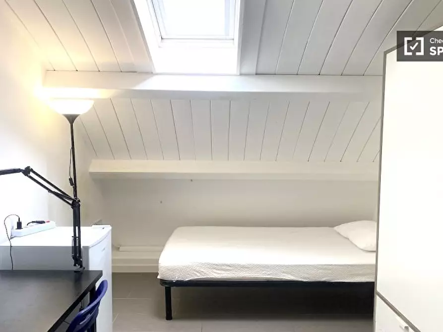 Immagine 2 di Camera condivisa in affitto  in Via di Carcaricola a Roma