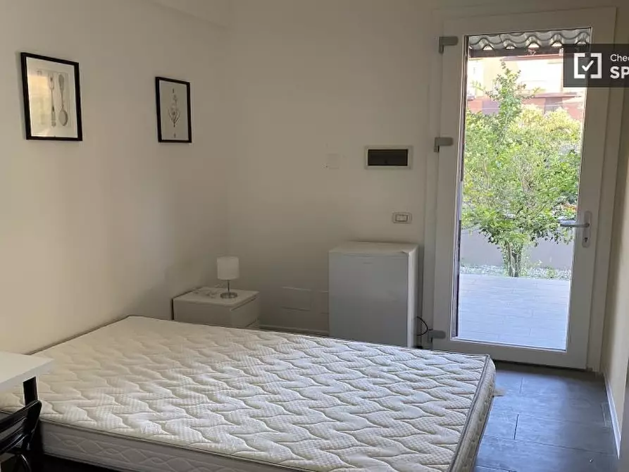 Immagine 7 di Camera condivisa in affitto  in Via di Carcaricola a Roma