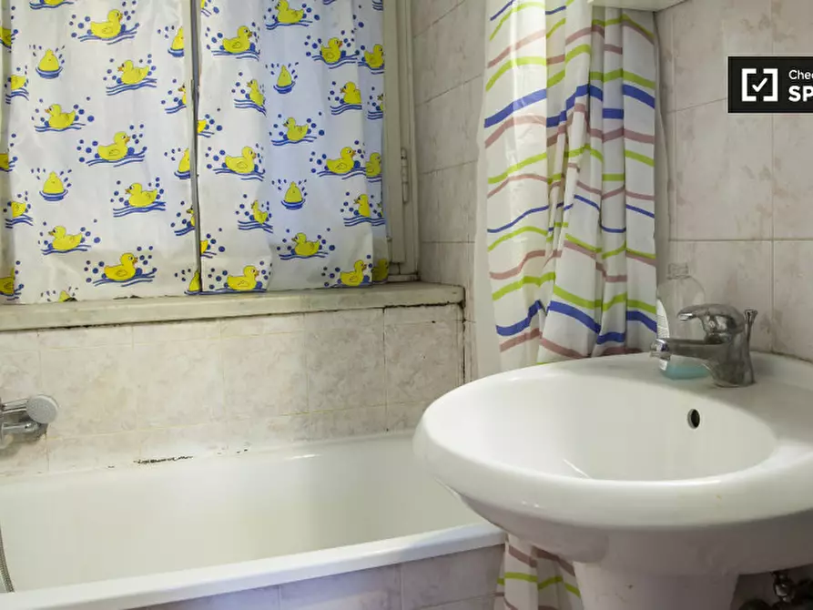 Immagine 9 di Camera condivisa in affitto  in Circonvallazione Nomentana a Roma