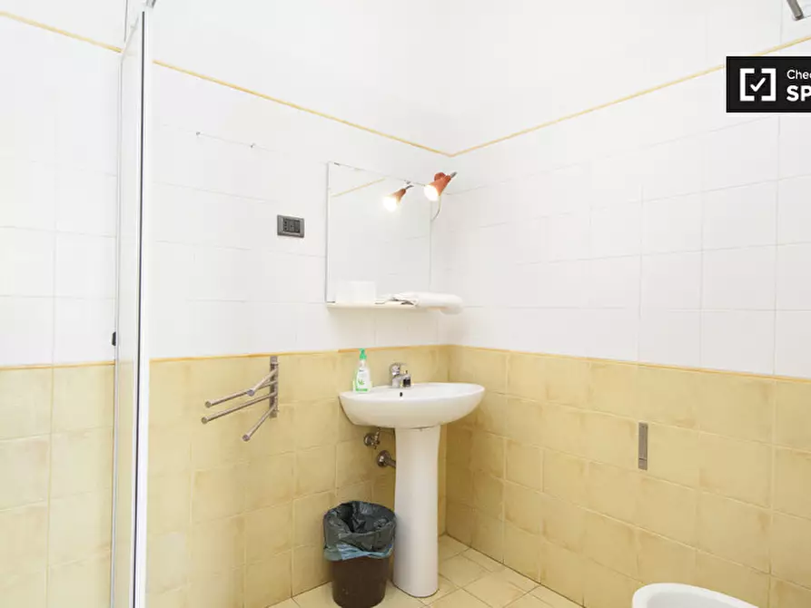 Immagine 12 di Camera condivisa in affitto  in Via Fraconalto a Roma