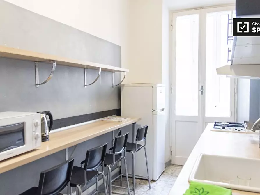 Immagine 13 di Camera condivisa in affitto  in Via Camilla a Roma