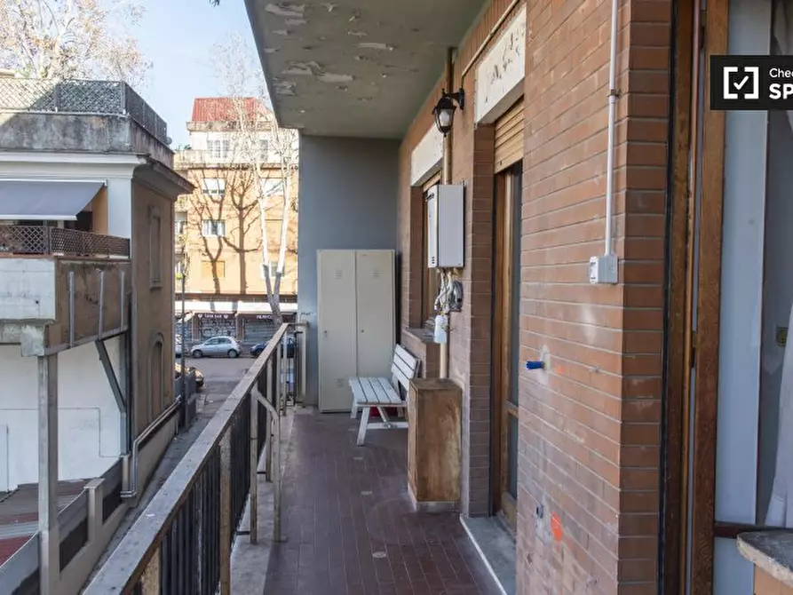 Immagine 14 di Camera condivisa in affitto  in Via Siria a Roma