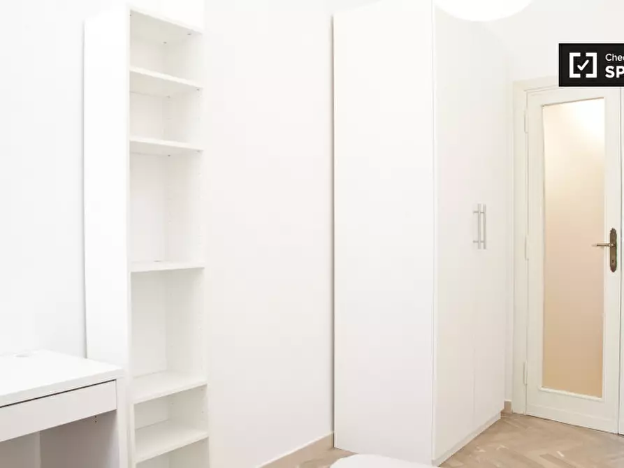 Immagine 16 di Camera condivisa in affitto  in Via Temistocle Calzecchi Onesti a Roma