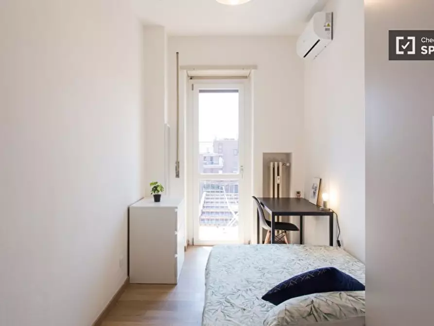 Immagine 2 di Camera condivisa in affitto  in Via Donatello a Milano