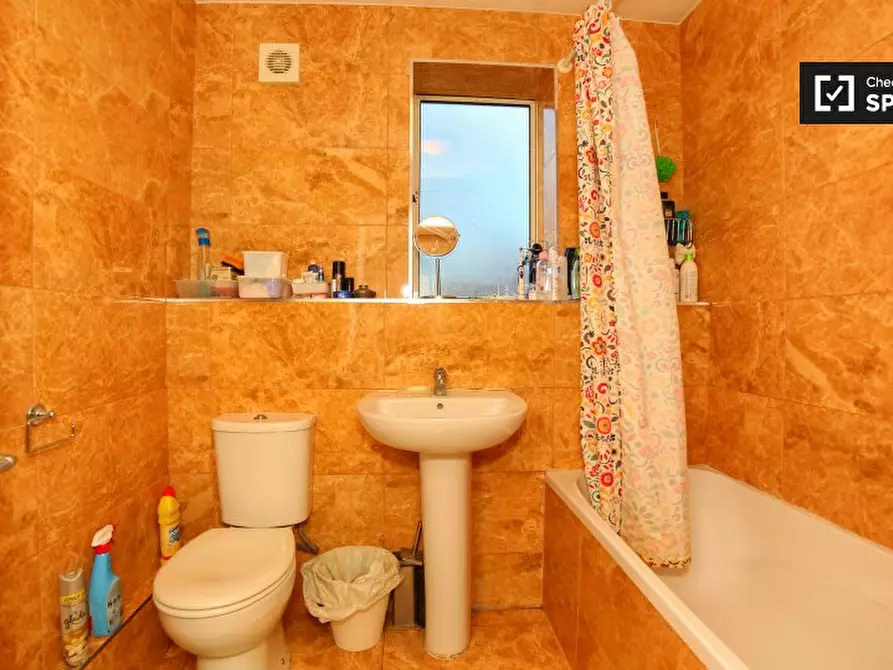 Immagine 6 di Camera condivisa in affitto  in Martindale Ave a East Ham