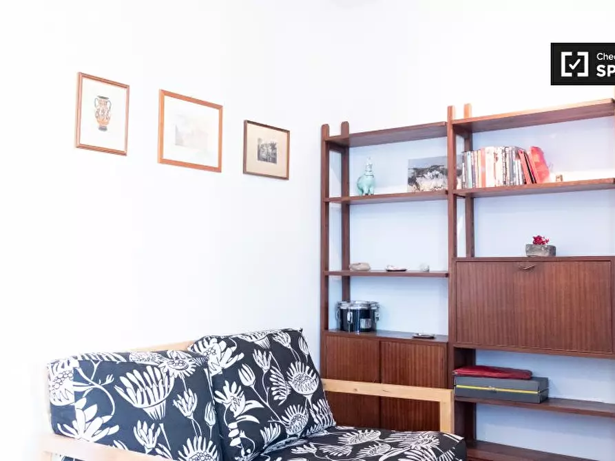 Immagine 10 di Camera condivisa in affitto  in Via Pietro D'Assisi a Roma
