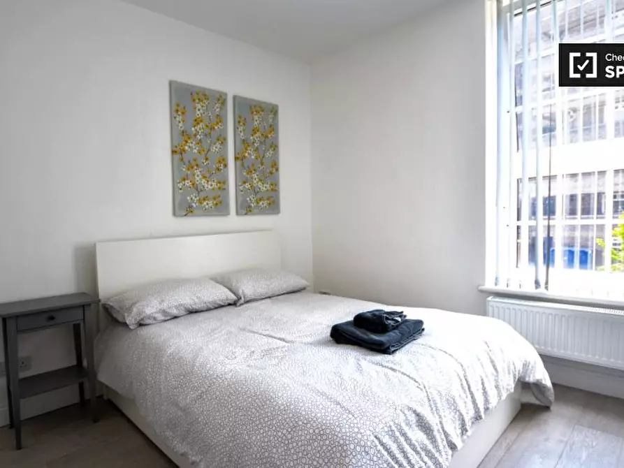 Immagine 8 di Appartamento in affitto  in Hanbury St a Poplar