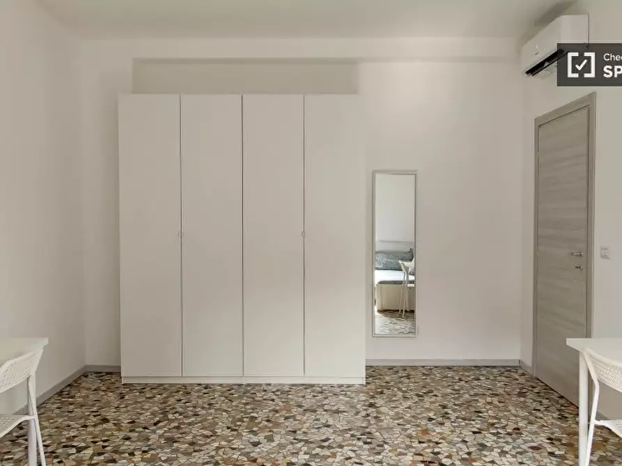 Immagine 2 di Camera condivisa in affitto  in Via Rutilia a Milano