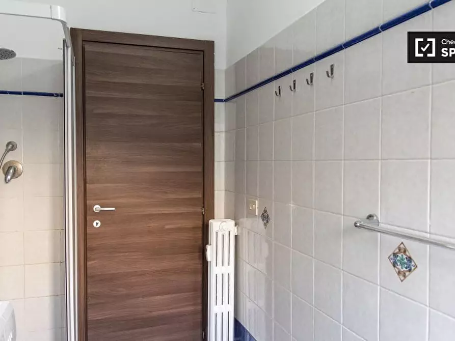 Immagine 12 di Camera condivisa in affitto  in Via Oderisi da Gubbio a Roma