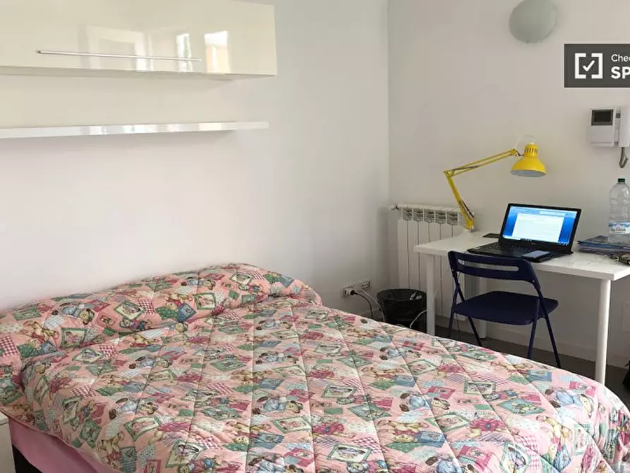 Immagine 1 di Camera condivisa in affitto  in Via di Carcaricola a Roma