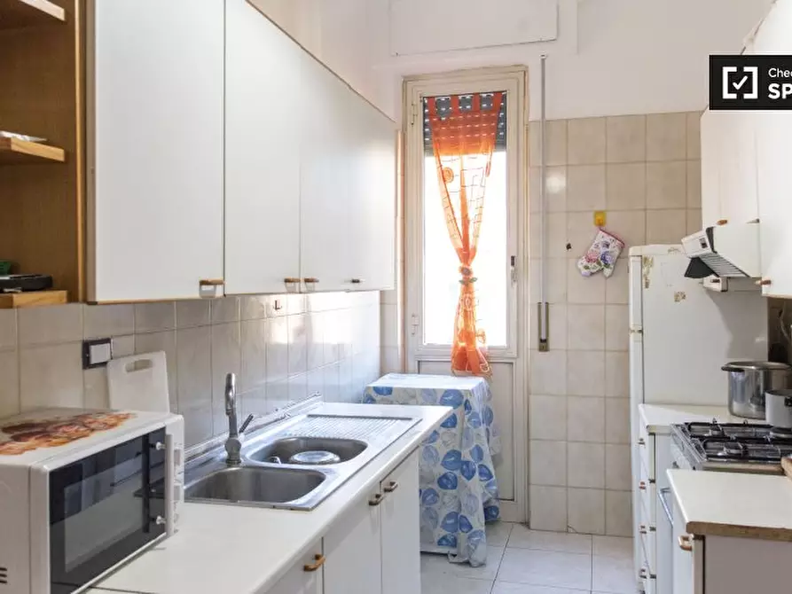 Immagine 12 di Camera condivisa in affitto  in Via Muzio Scevola a Roma