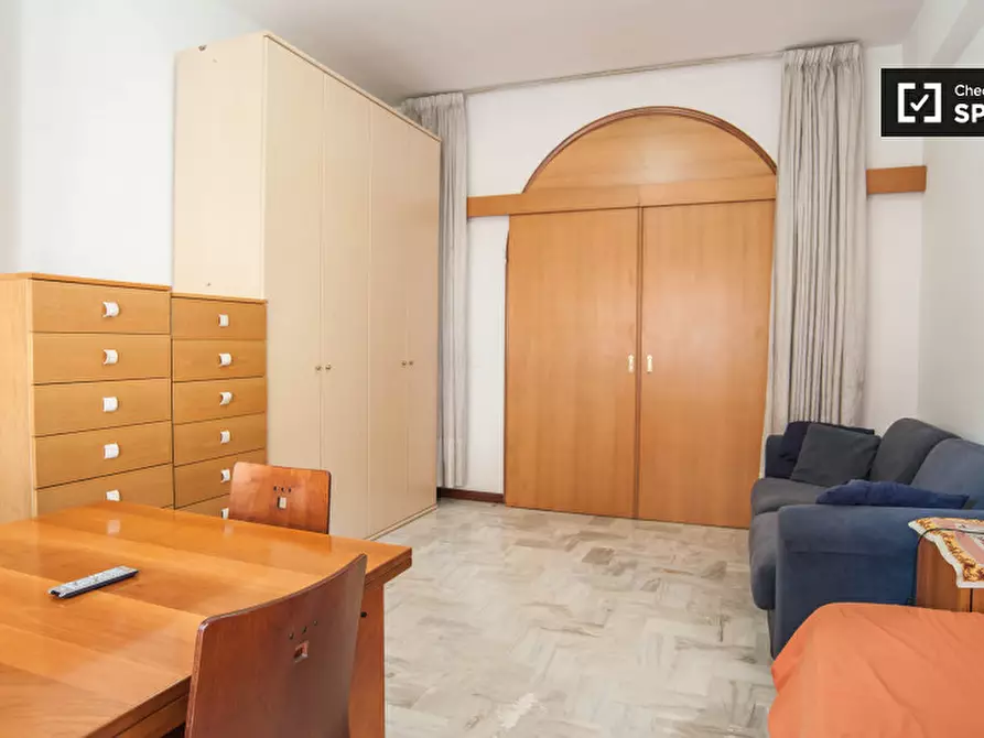 Immagine 18 di Camera condivisa in affitto  in Via Lucio Calpurnio Bibulo a Roma