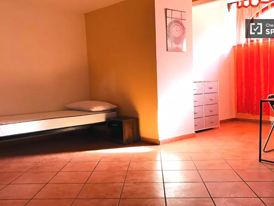 Immagine 2 di Camera condivisa in affitto  in Via Alessandro Brisse a Roma