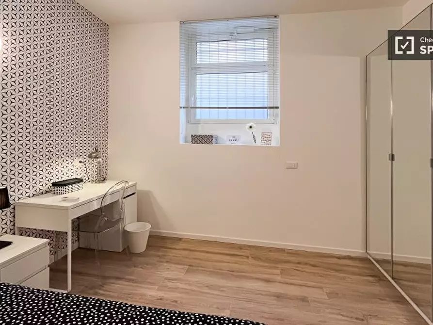 Immagine 2 di Camera condivisa in affitto  in Via Disciplini a Milano