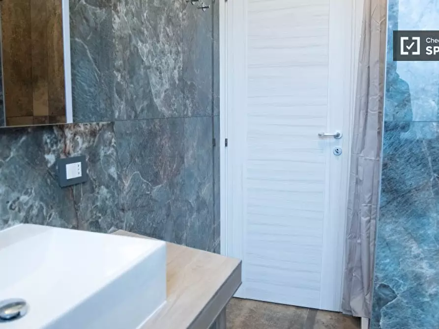 Immagine 7 di Appartamento in affitto  in Via del Forte Braschi a Roma