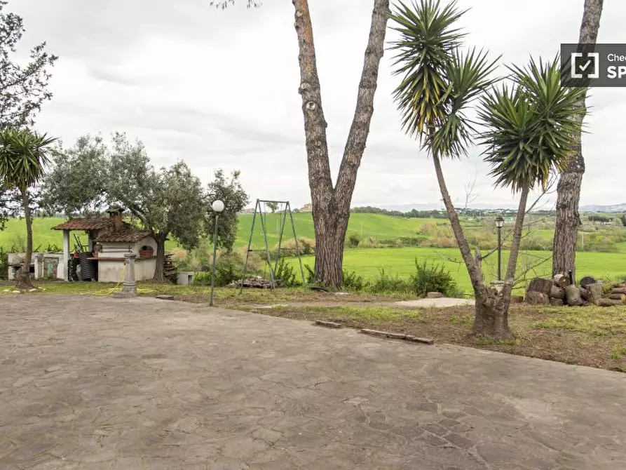 Immagine 15 di Appartamento in affitto  in Via Casali delle Cornacchiole a Roma