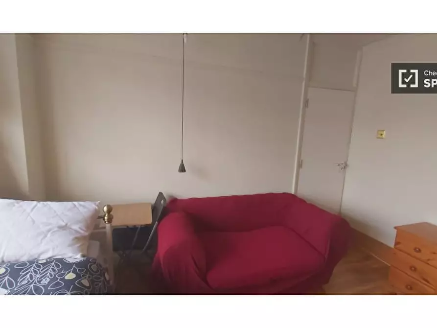 Immagine 3 di Camera condivisa in affitto  in Blackbush Ave, Romford RM6 5TU, UK a Barking