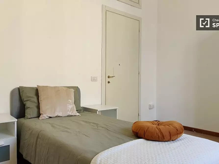 Immagine 3 di Camera condivisa in affitto  in Via Anton Giulio Barrili a Milano