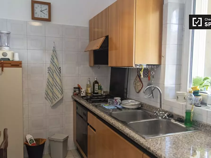 Immagine 5 di Camera condivisa in affitto  in Via Torri in Sabina a Roma