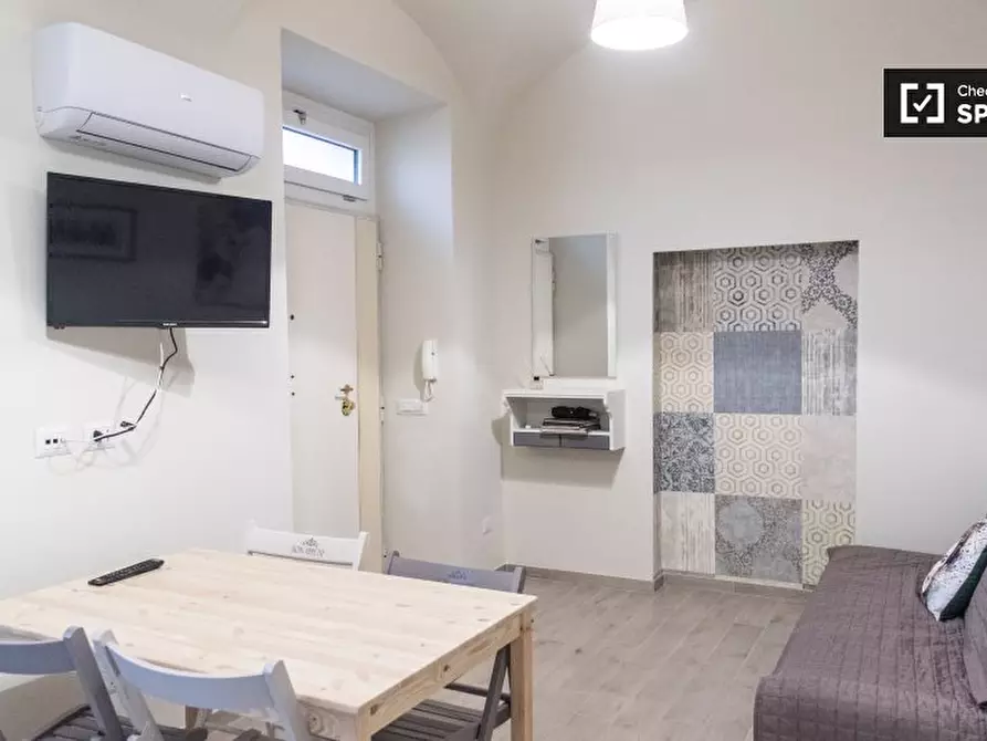 Immagine 15 di Appartamento in affitto  in Via la Spezia a Roma